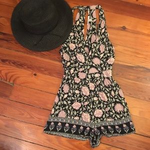 American Eagle Floral Romper - XS (EUC)